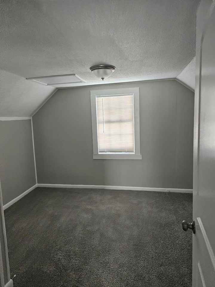 358 W Maple Ave - Photo 5 of 7