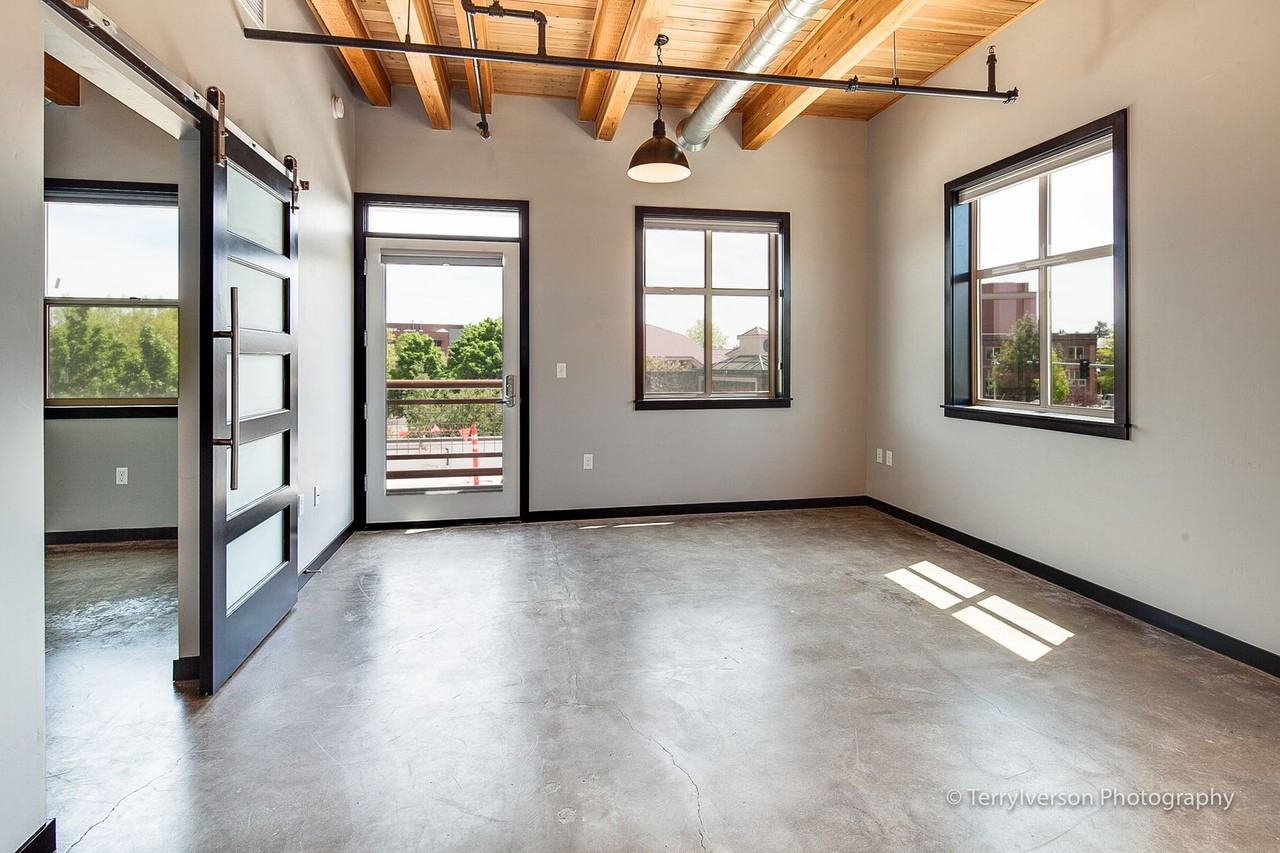 1133 Nw Wall St #260 - Photo 4 of 12