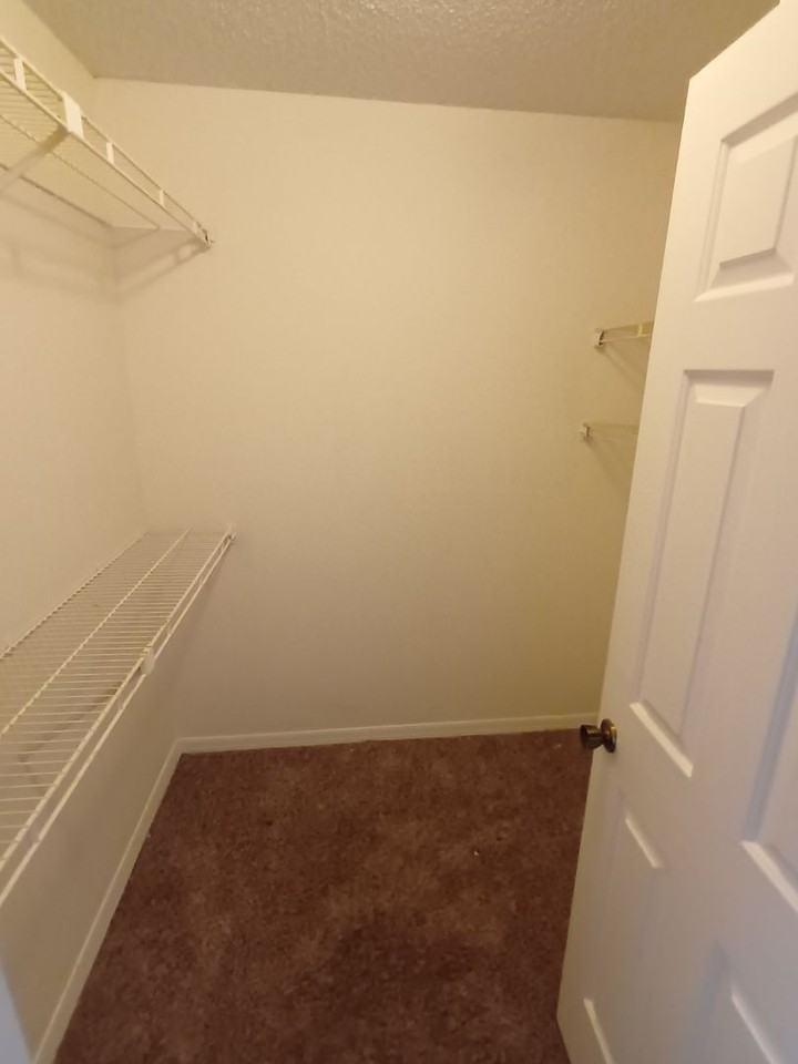 4189 Versailles Dr - Photo 7 of 9