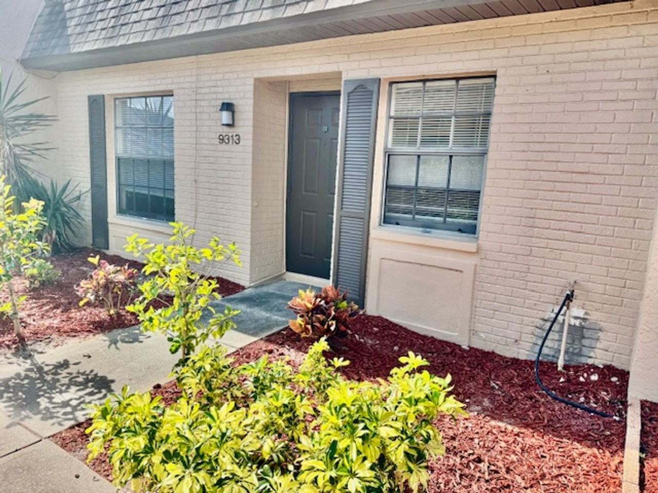 9313 Lennex Ln - Photo 2 of 16