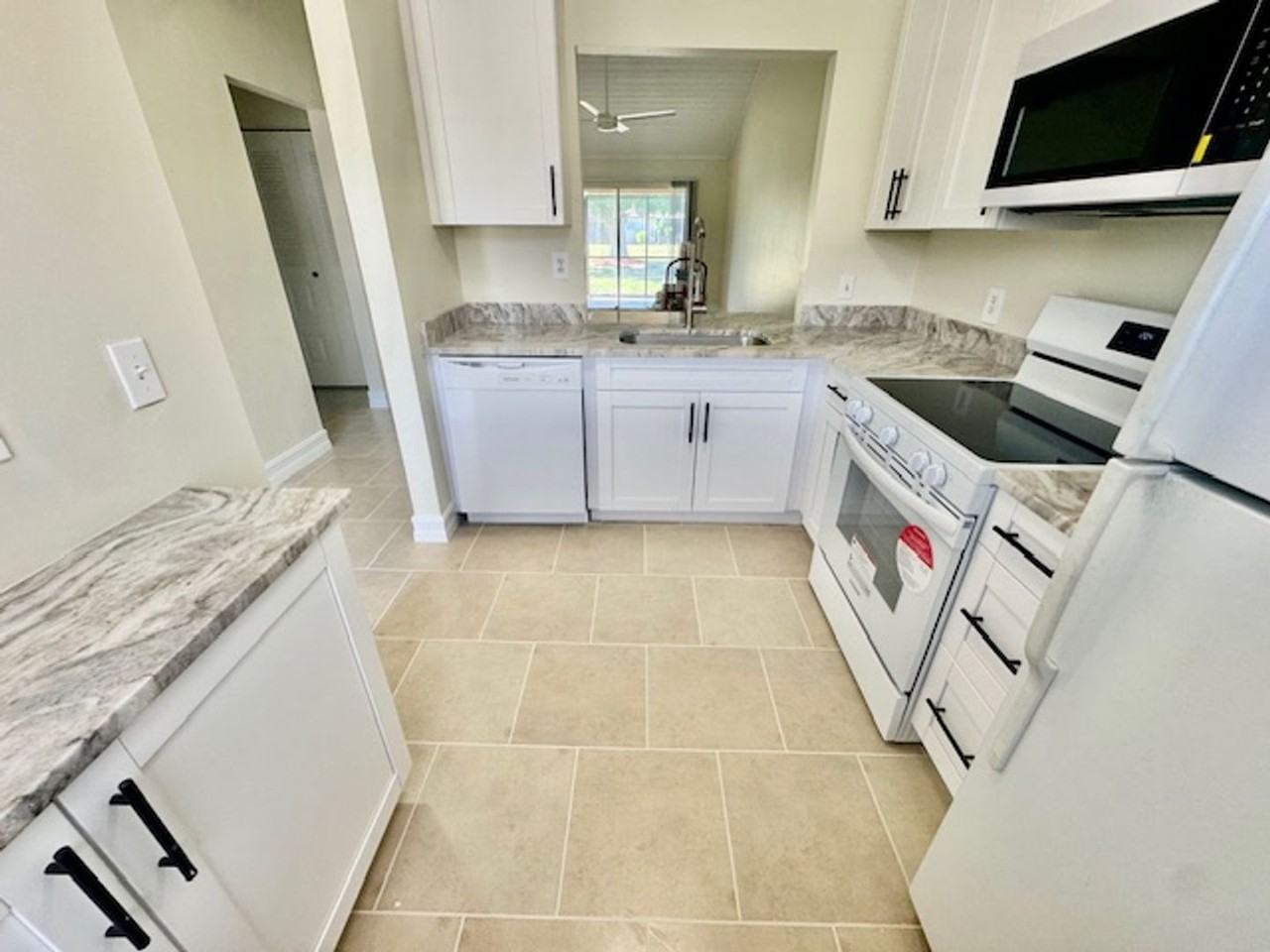 9313 Lennex Ln - Photo 7 of 15