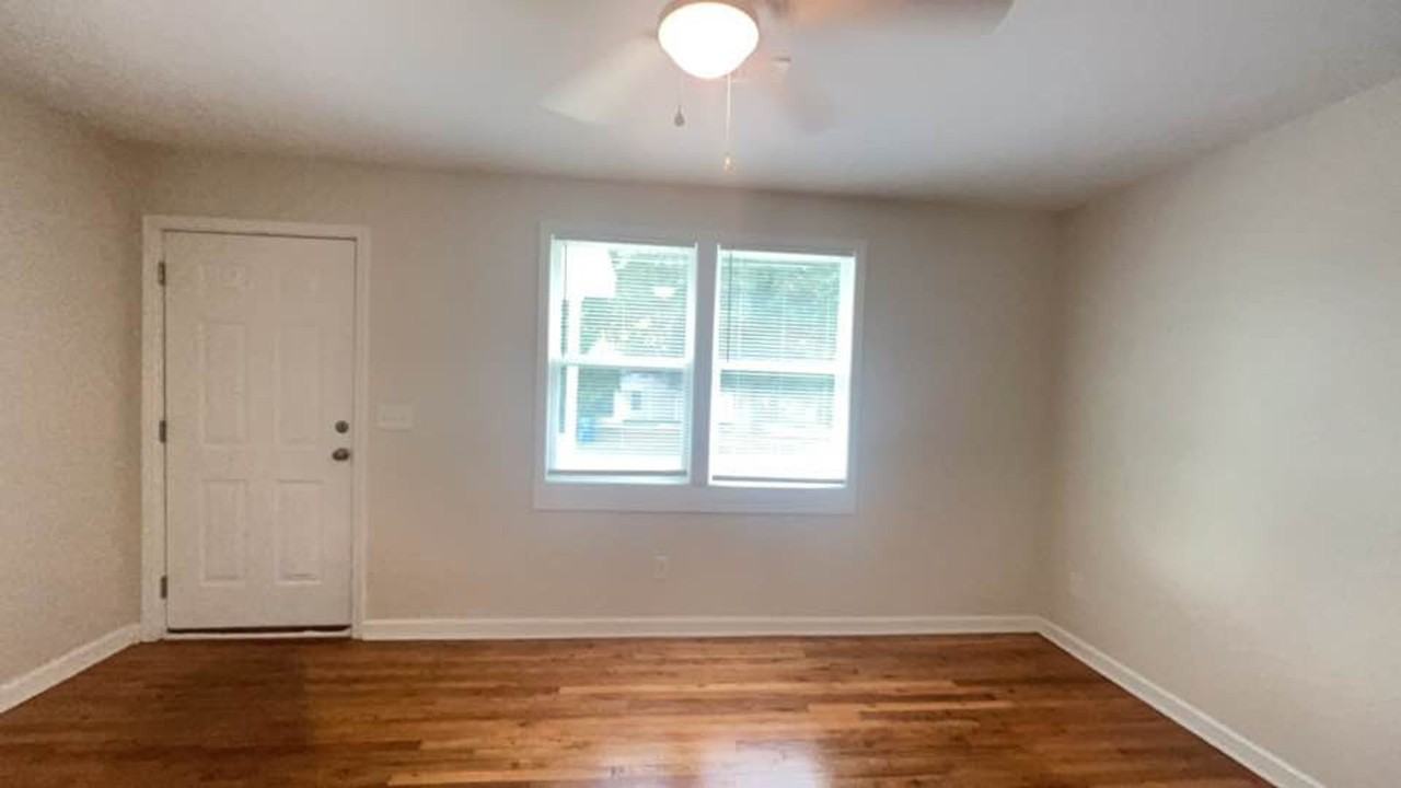 2707 2705/2707 School House Road - 2707 School House - Photo 4 of 23