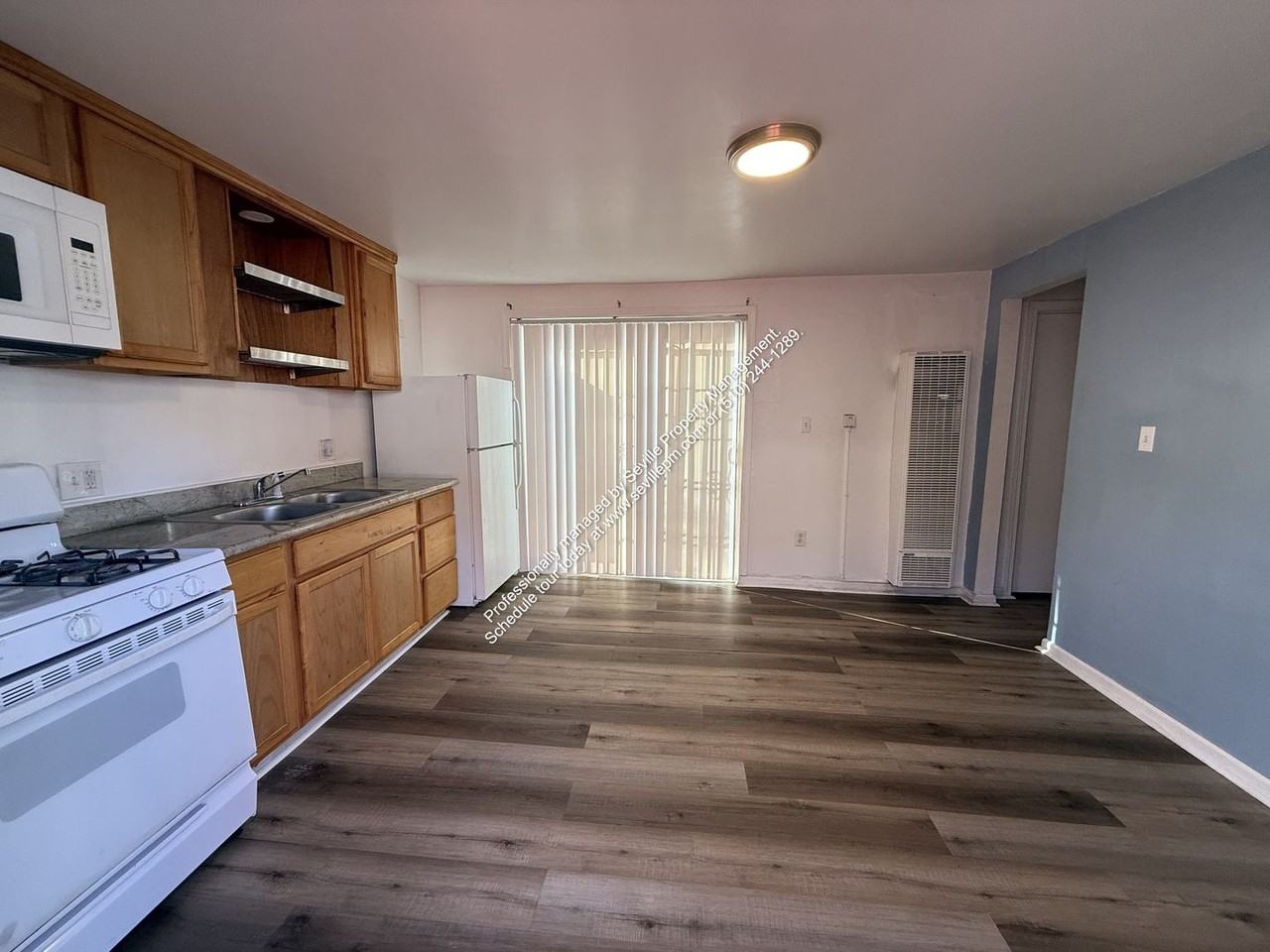 943 53rd St - Photo 2 of 13