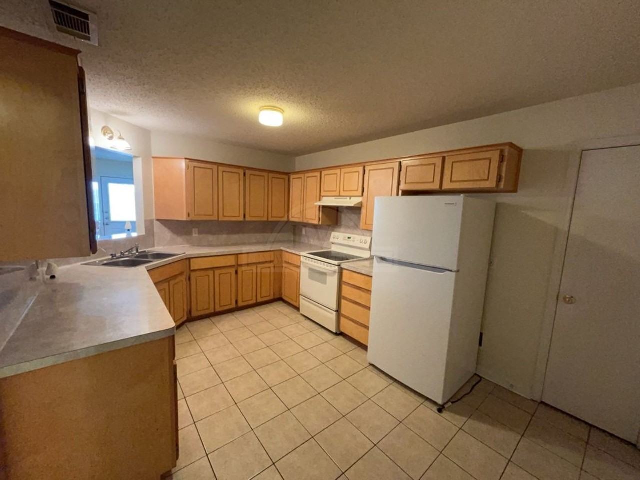 4206 Frigate Dr - Photo 7 of 33