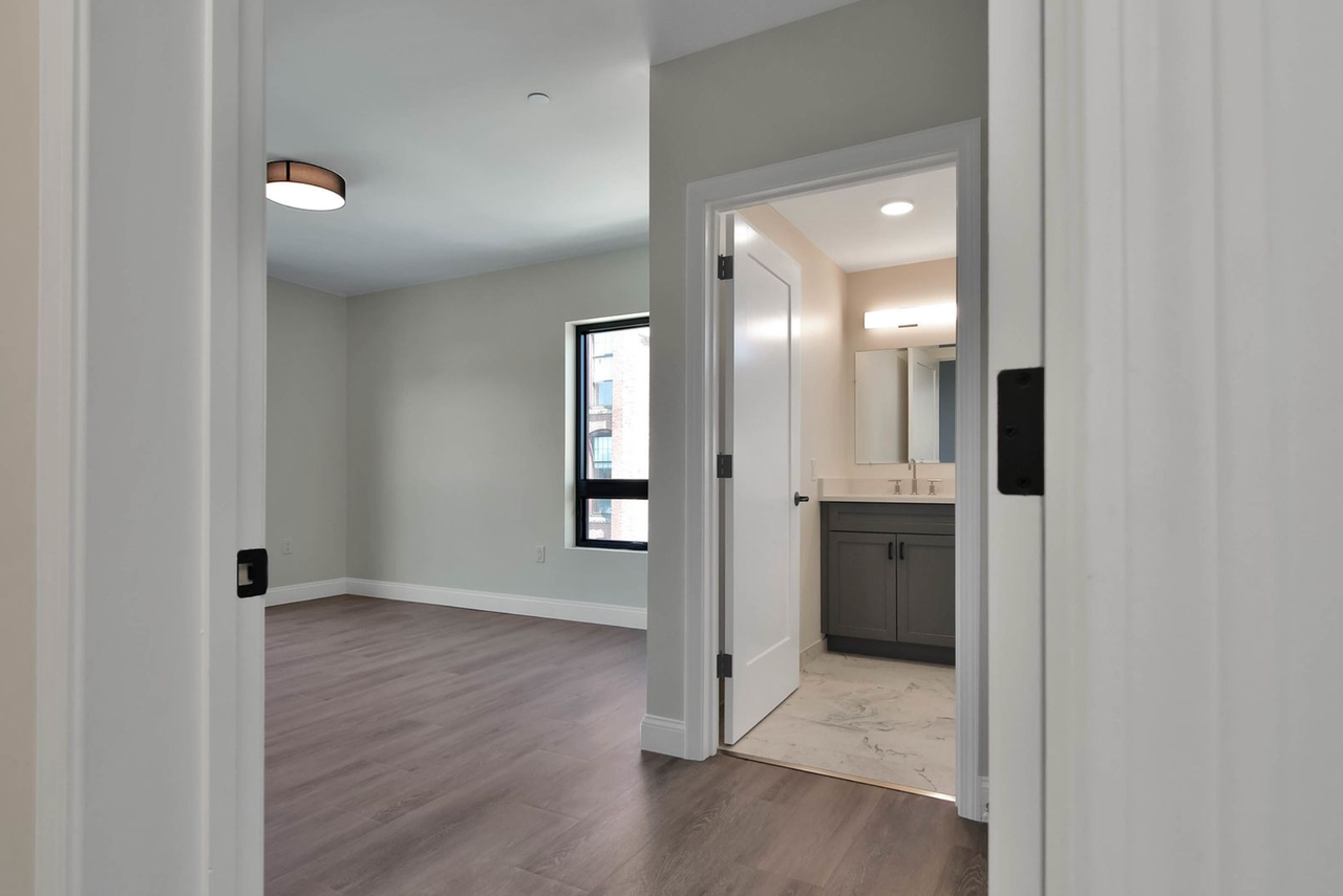 215 Canal St #403 - Photo 4 of 9