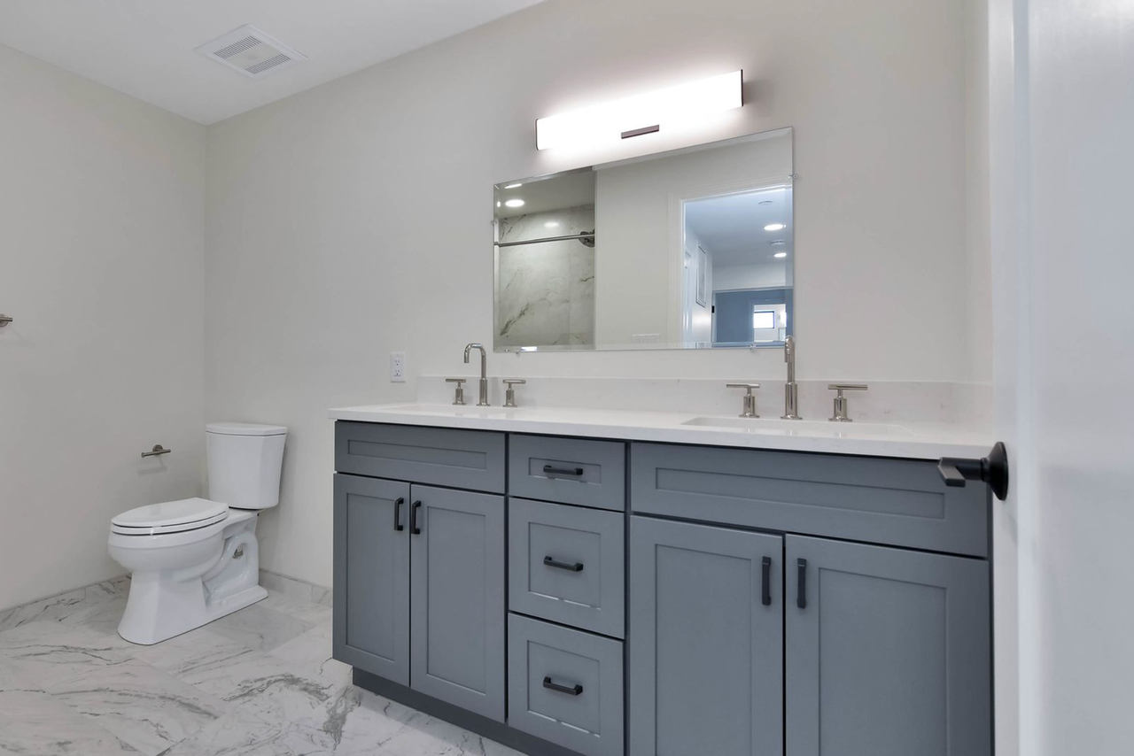 215 Canal St #403 - Photo 5 of 9