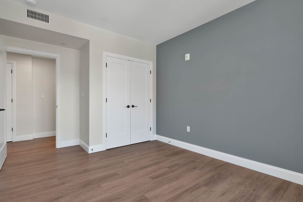 215 Canal St #403 - Photo 6 of 9