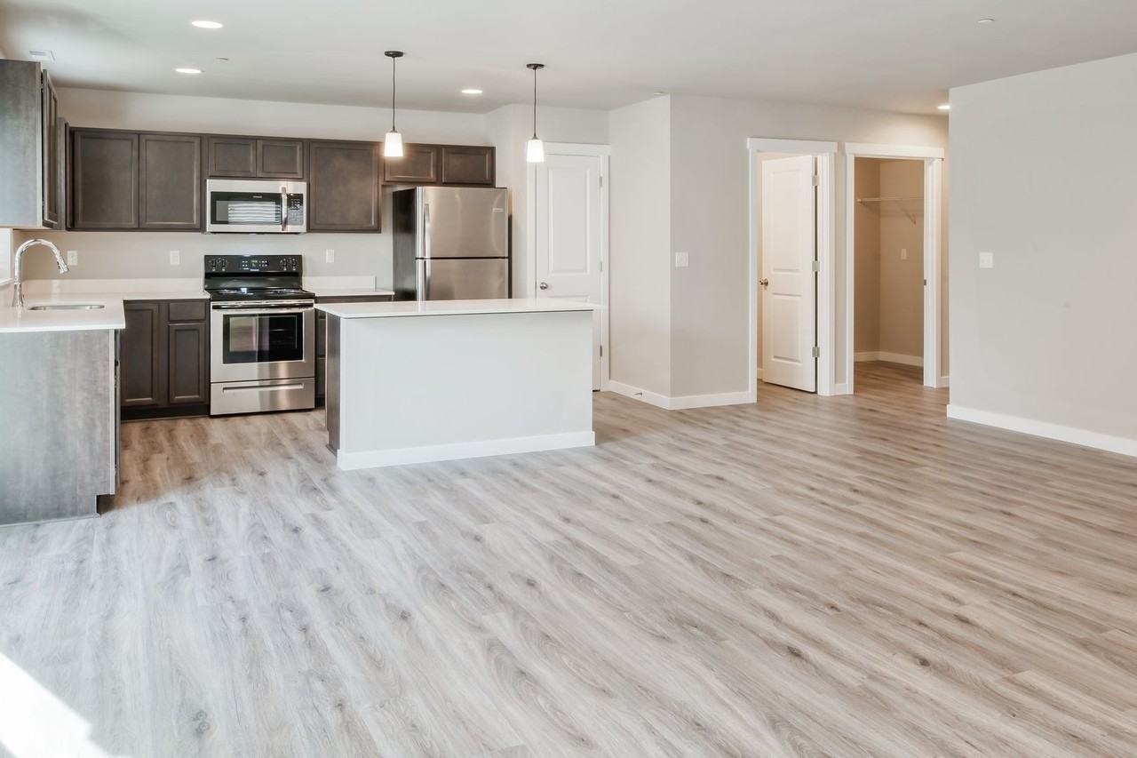 8510 63rd St Ne - Photo 6 of 22