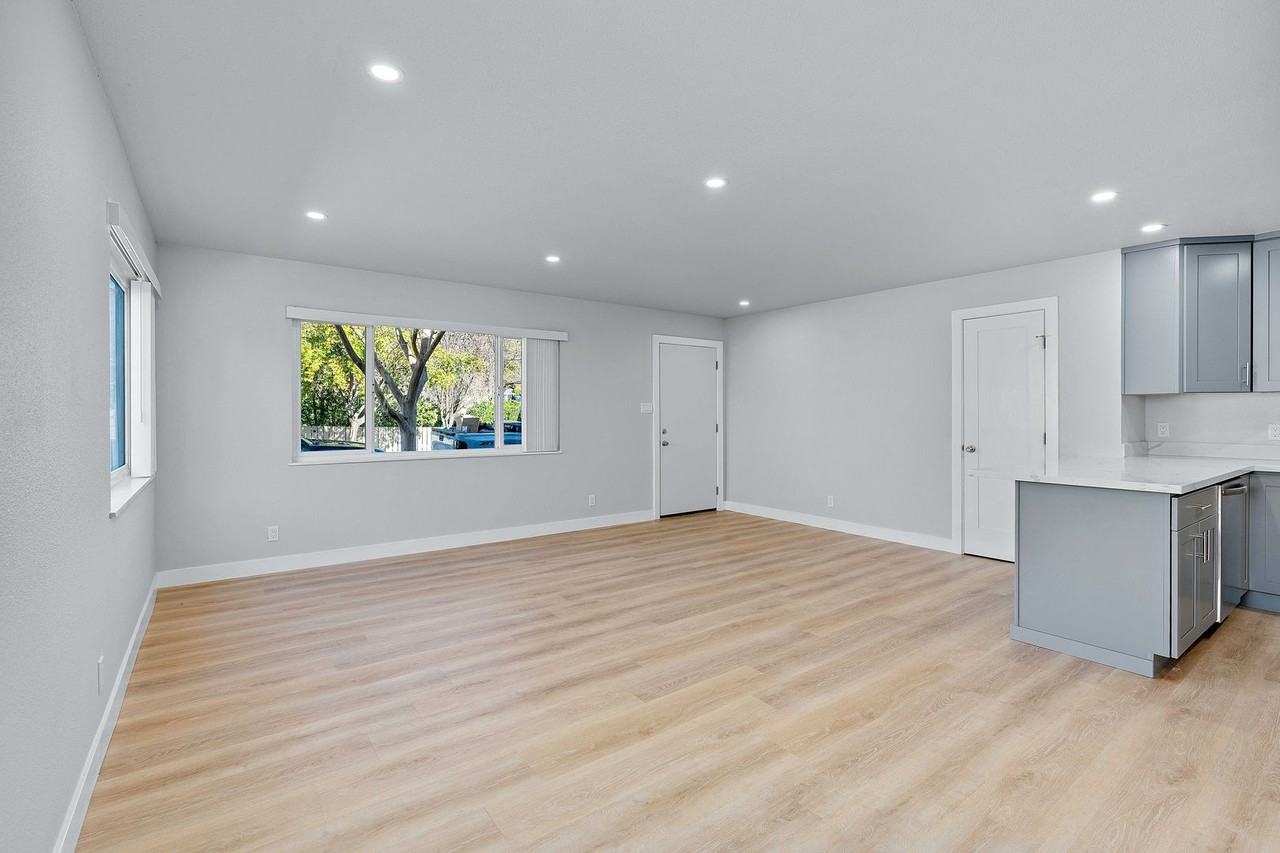 1305 Laurel St - Photo 3 of 18