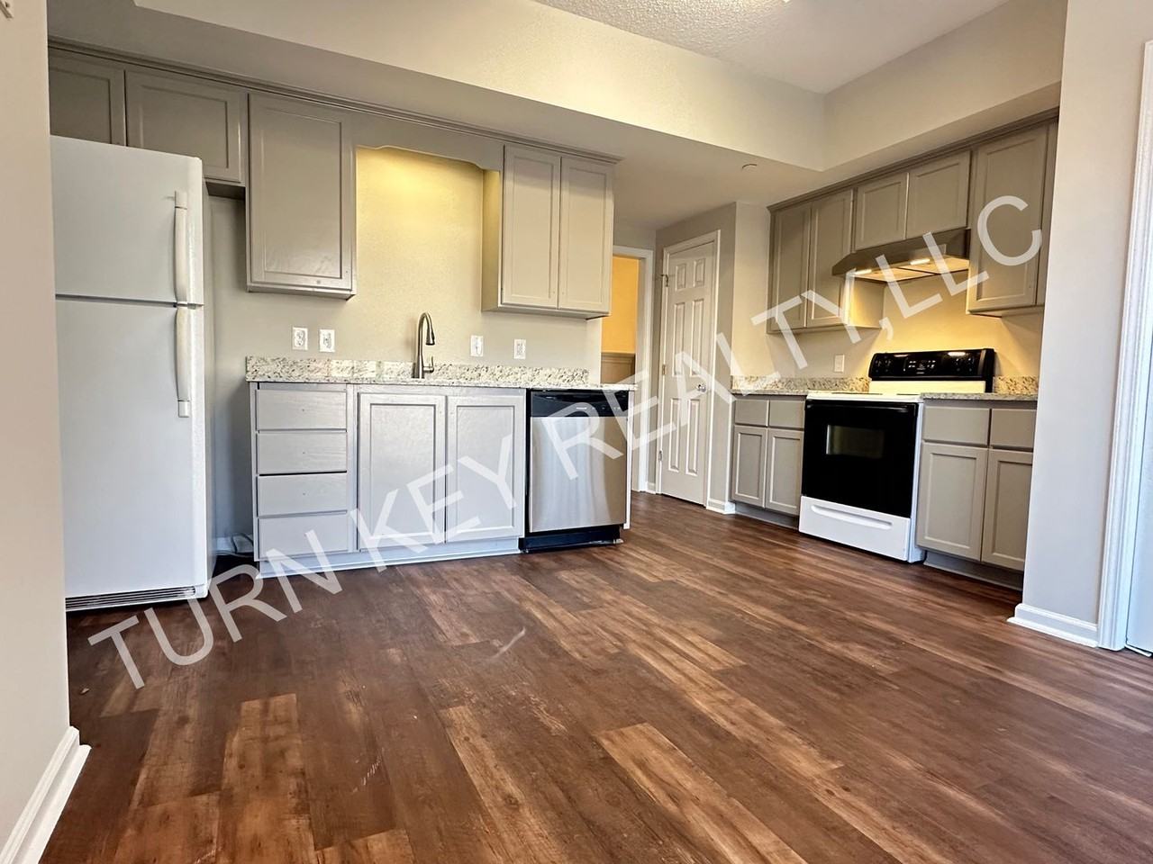 759 3rd St Ne - Photo 4 of 17