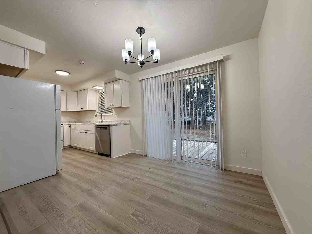 1543 Nw Rimrock Dr - Photo 7 of 19