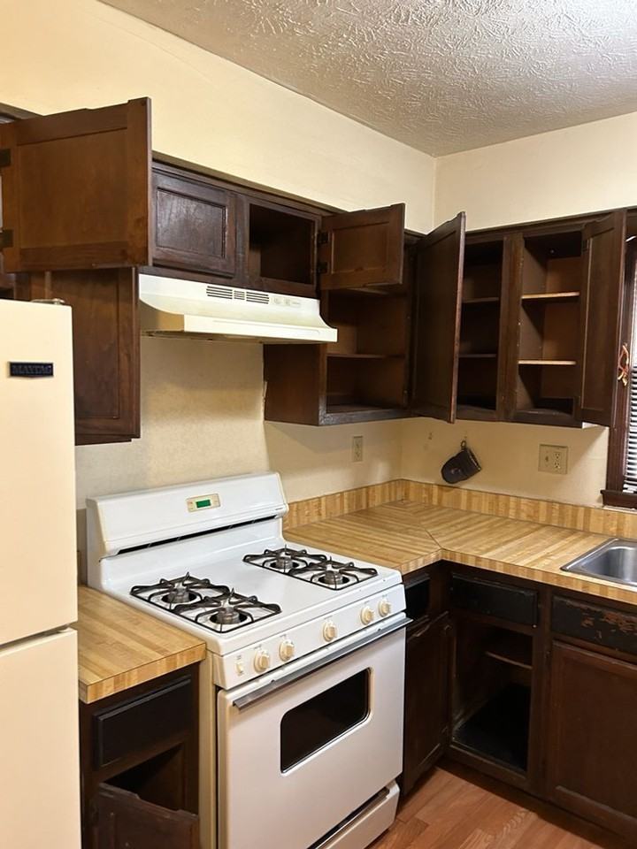 5332 Winslow Xing - Photo 4 of 16