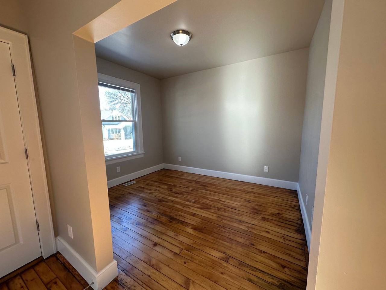 3860 N 19th Pl - Photo 5 of 50