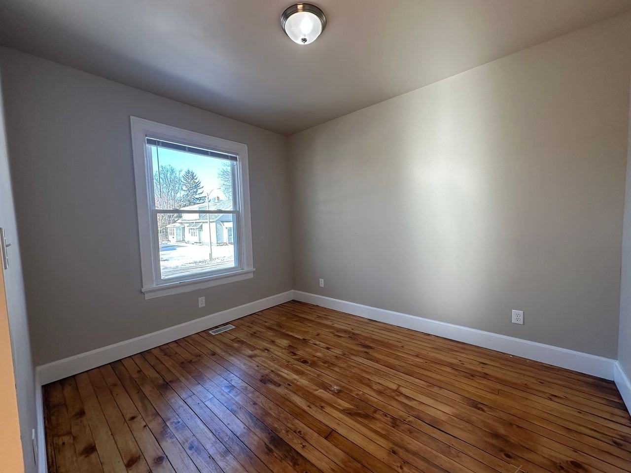 3860 N 19th Pl - Photo 7 of 50