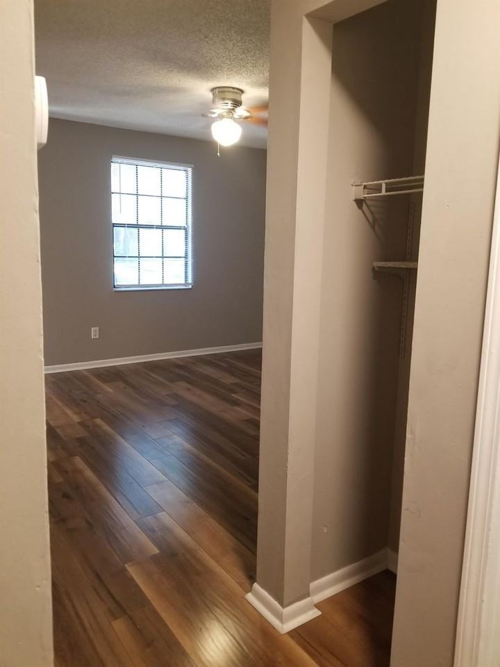 7225 Buffalo Ave - Photo 3 of 10