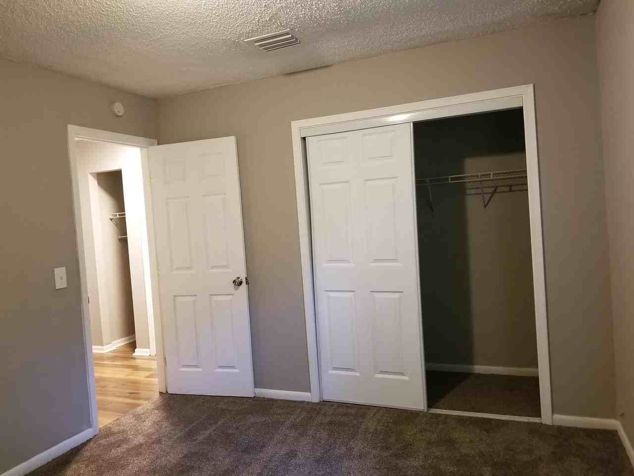 7225 Buffalo Ave - Photo 7 of 10