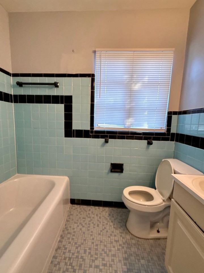 8139 Helston Dr - Photo 6 of 9