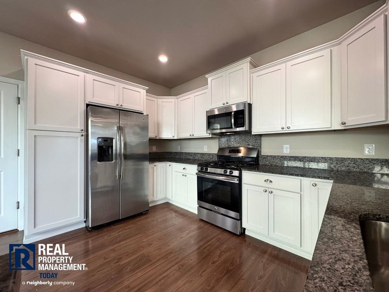 3428 Hera St Ne - Photo 2 of 21