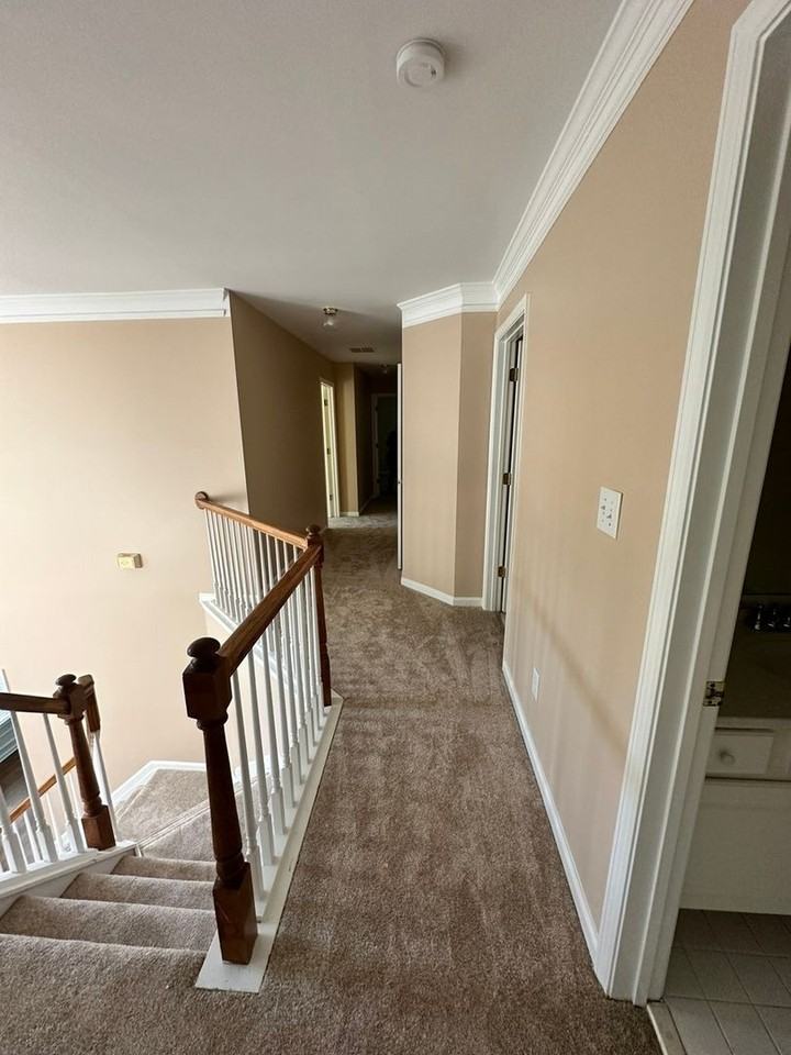 420 White Rose Trce - Photo 5 of 16