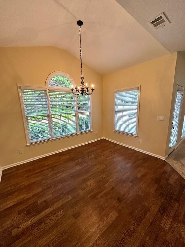 420 White Rose Trce - Photo 6 of 16