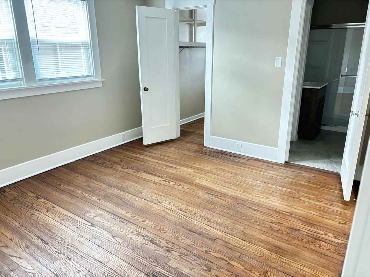 1150 Nuttman Ave - Photo 4 of 20