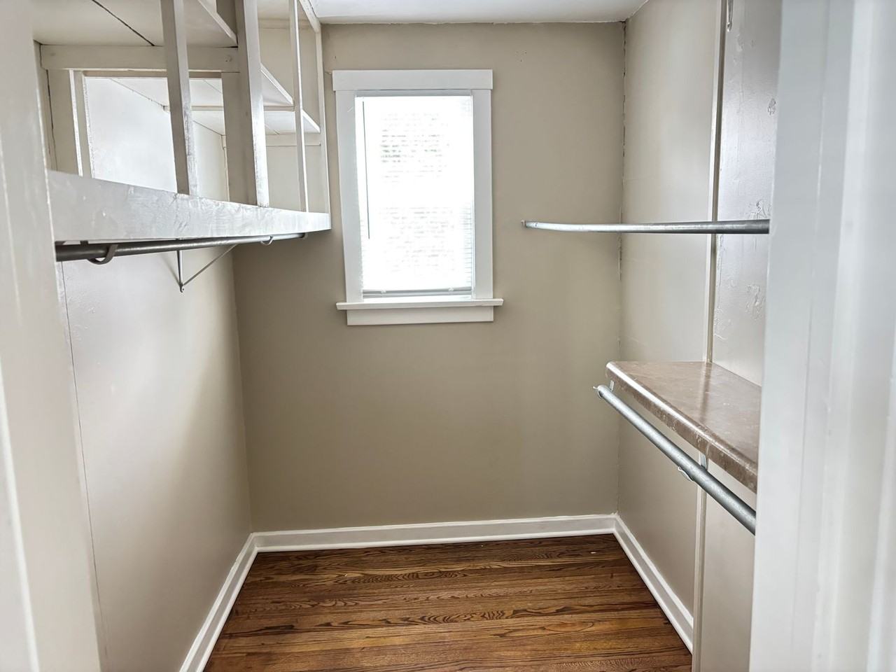 1150 Nuttman Ave - Photo 5 of 20