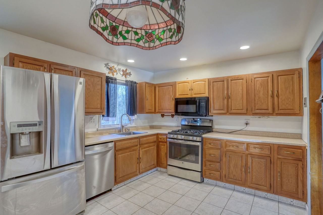 483 Blackbird Station Rd - Photo 7 of 32