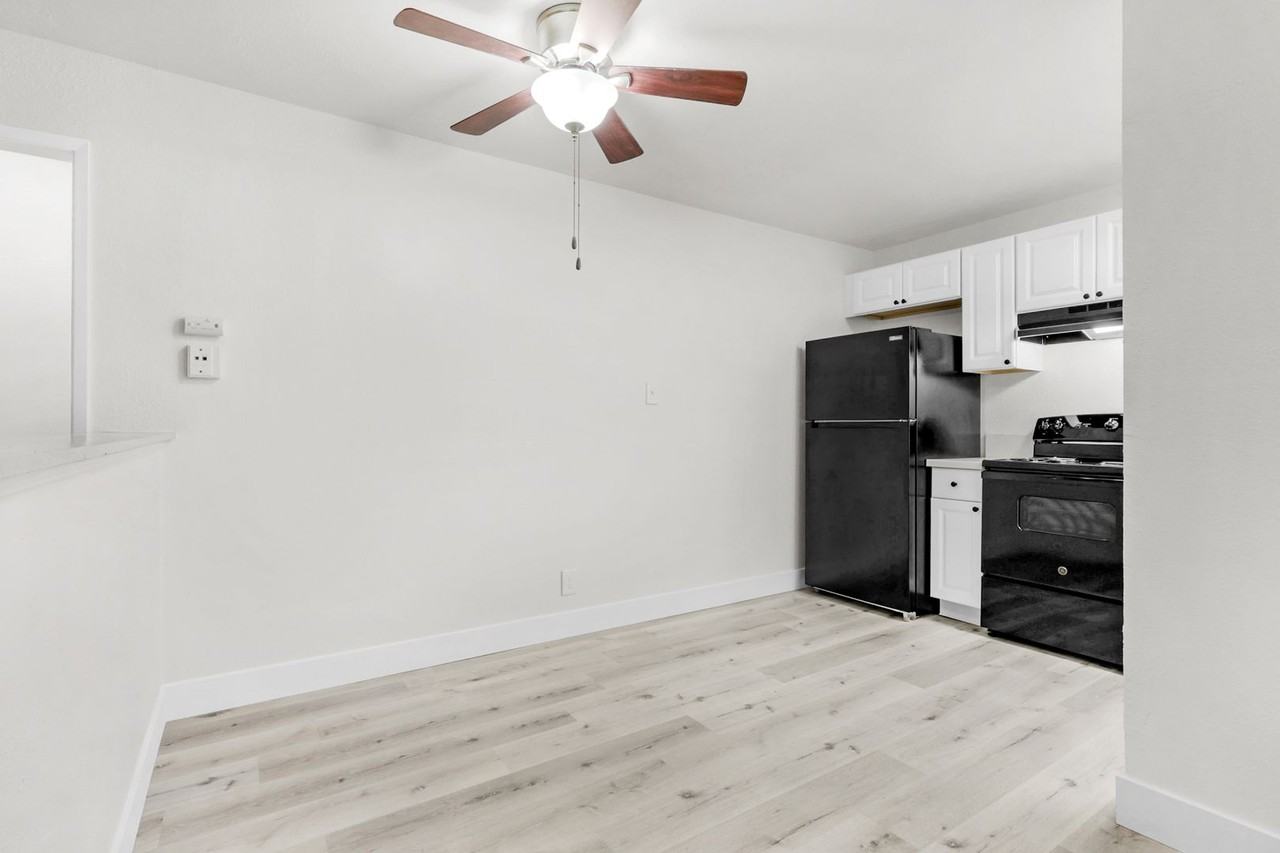 Carmichael Apartments - Photo 7 of 24