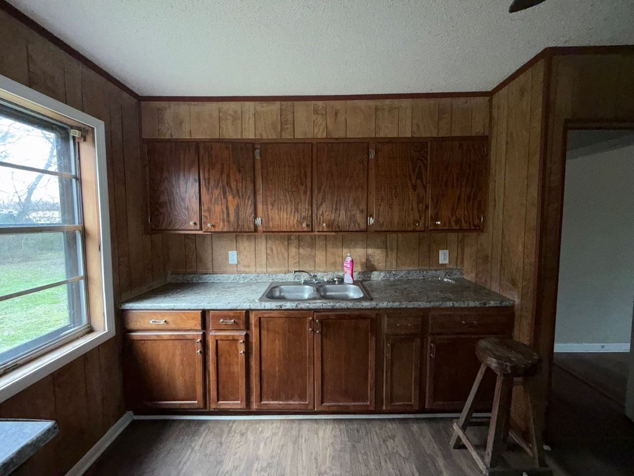 465 Meredith St - Photo 3 of 9