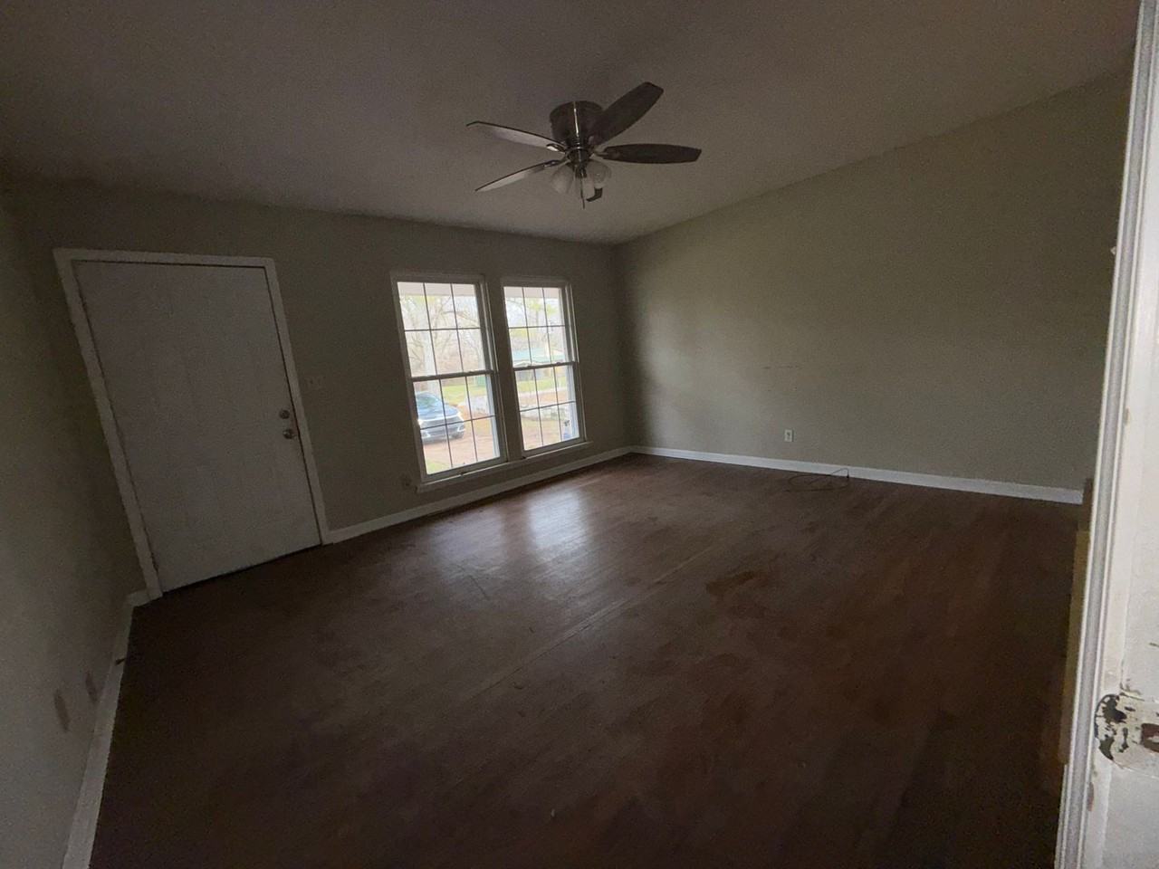 465 Meredith St - Photo 4 of 9