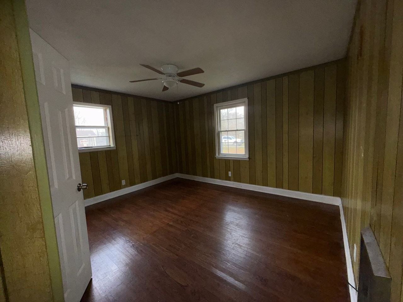 465 Meredith St - Photo 7 of 9