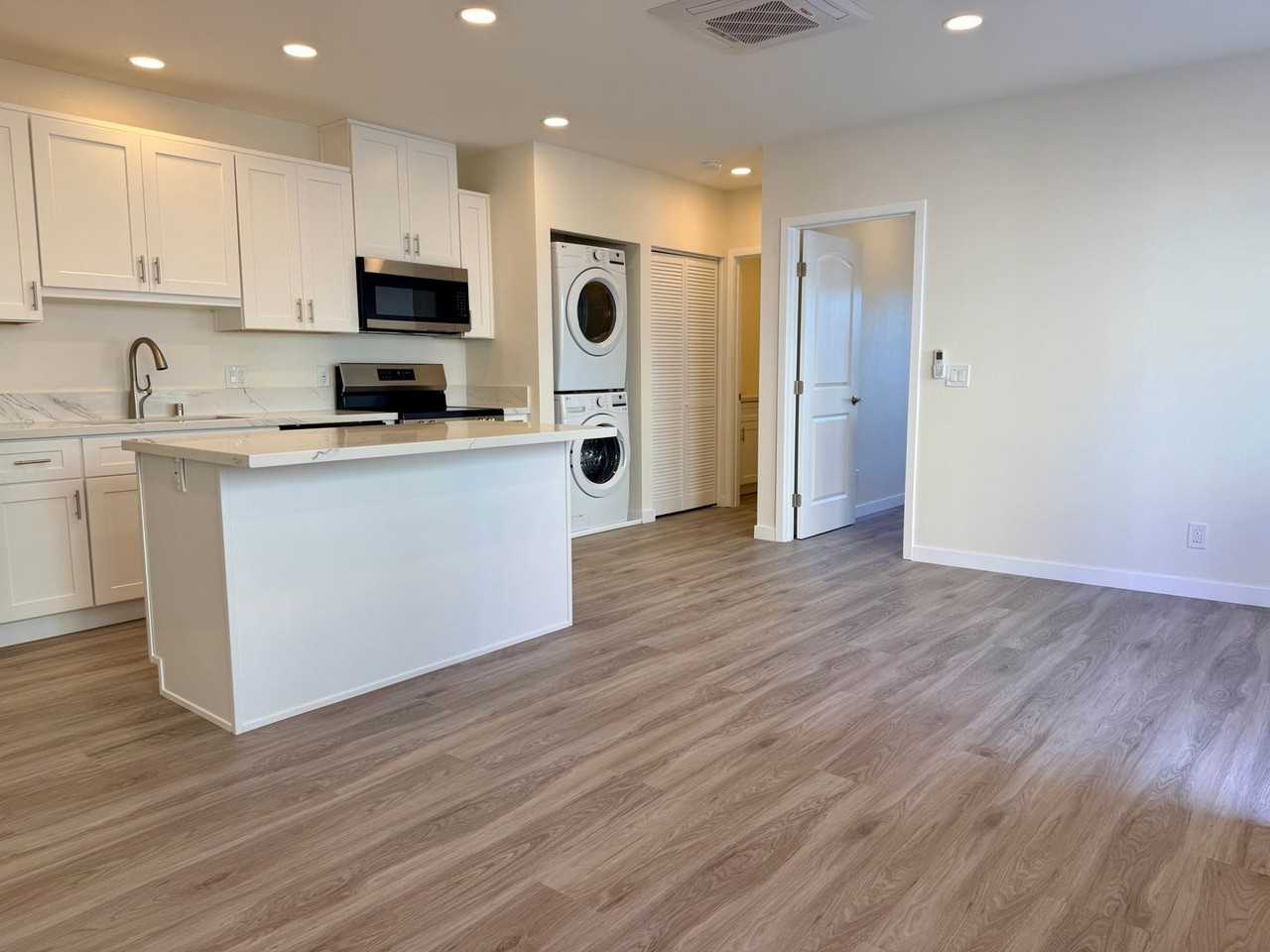 3227 W Stonybrook Dr - Photo 3 of 16