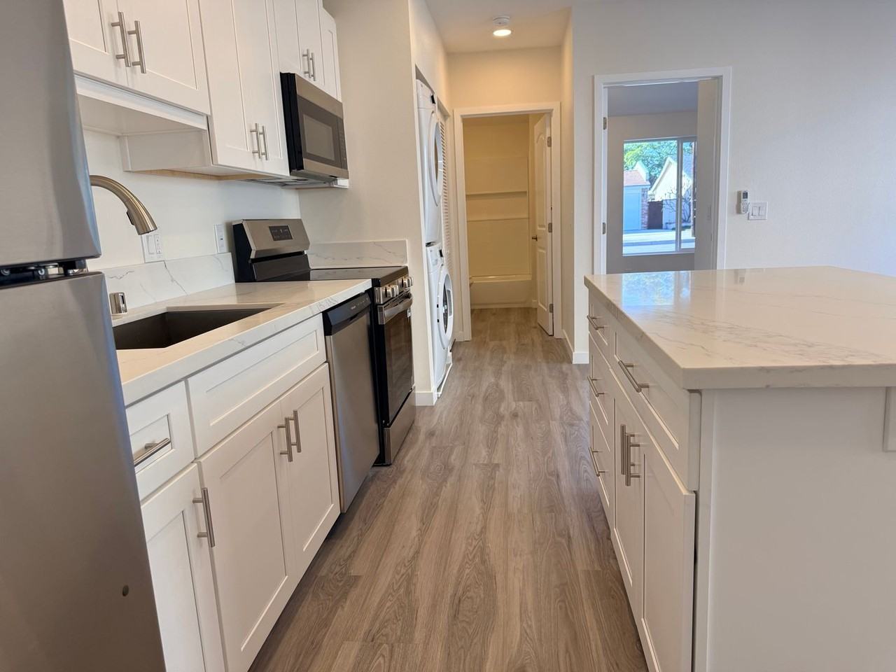 3227 W Stonybrook Dr - Photo 5 of 16