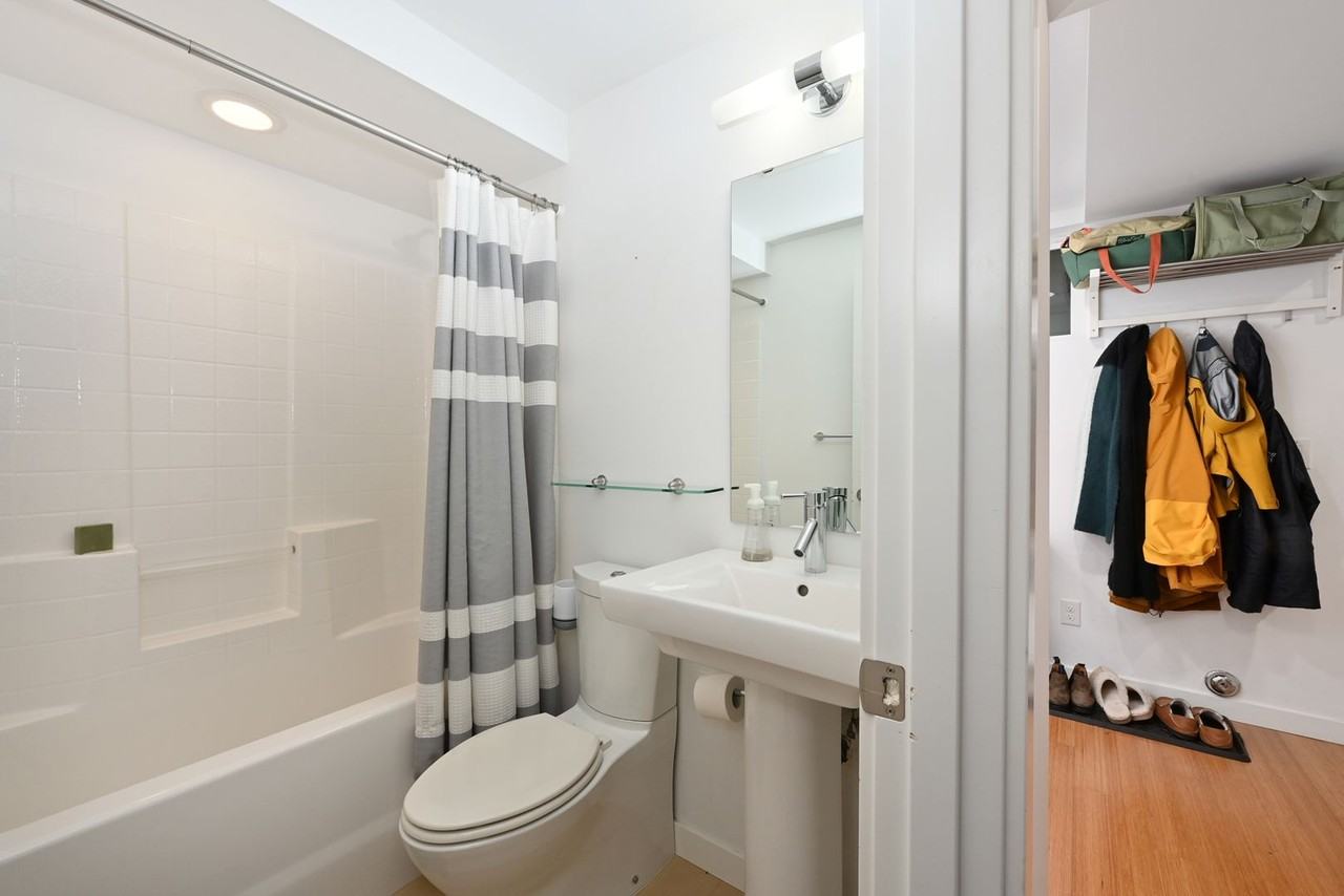 1536 Nw 60th St #A - Photo 3 of 27