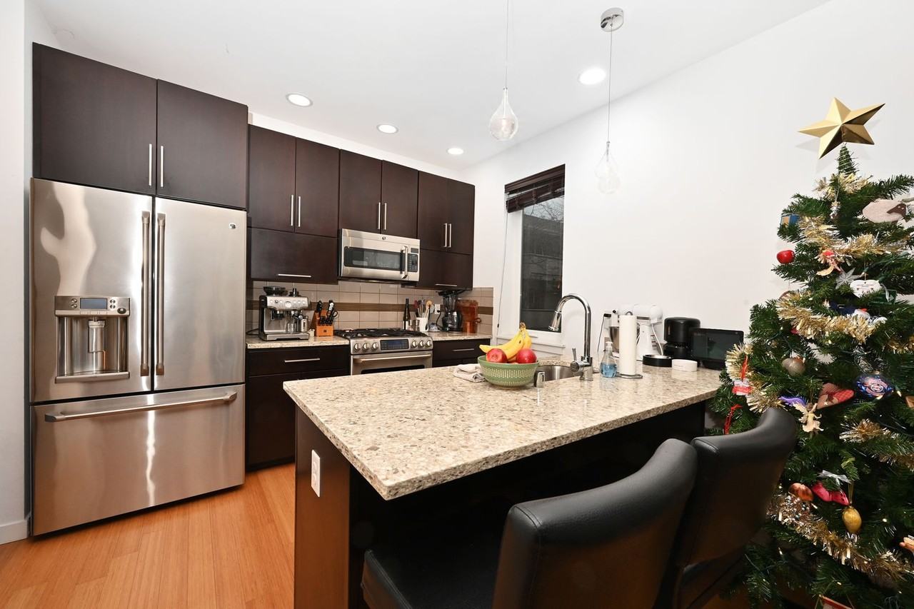 1536 Nw 60th St #A - Photo 4 of 27