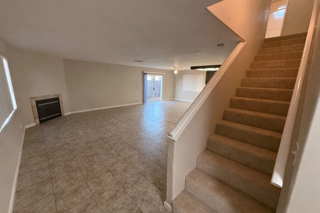 1294 Elder Ave - Photo 2 of 15