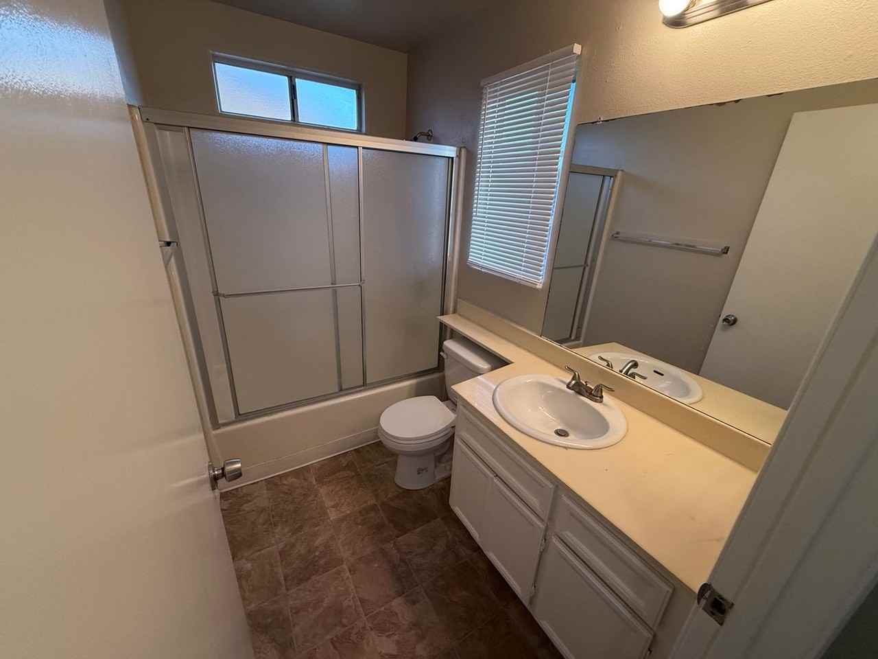 1294 Elder Ave - Photo 7 of 15