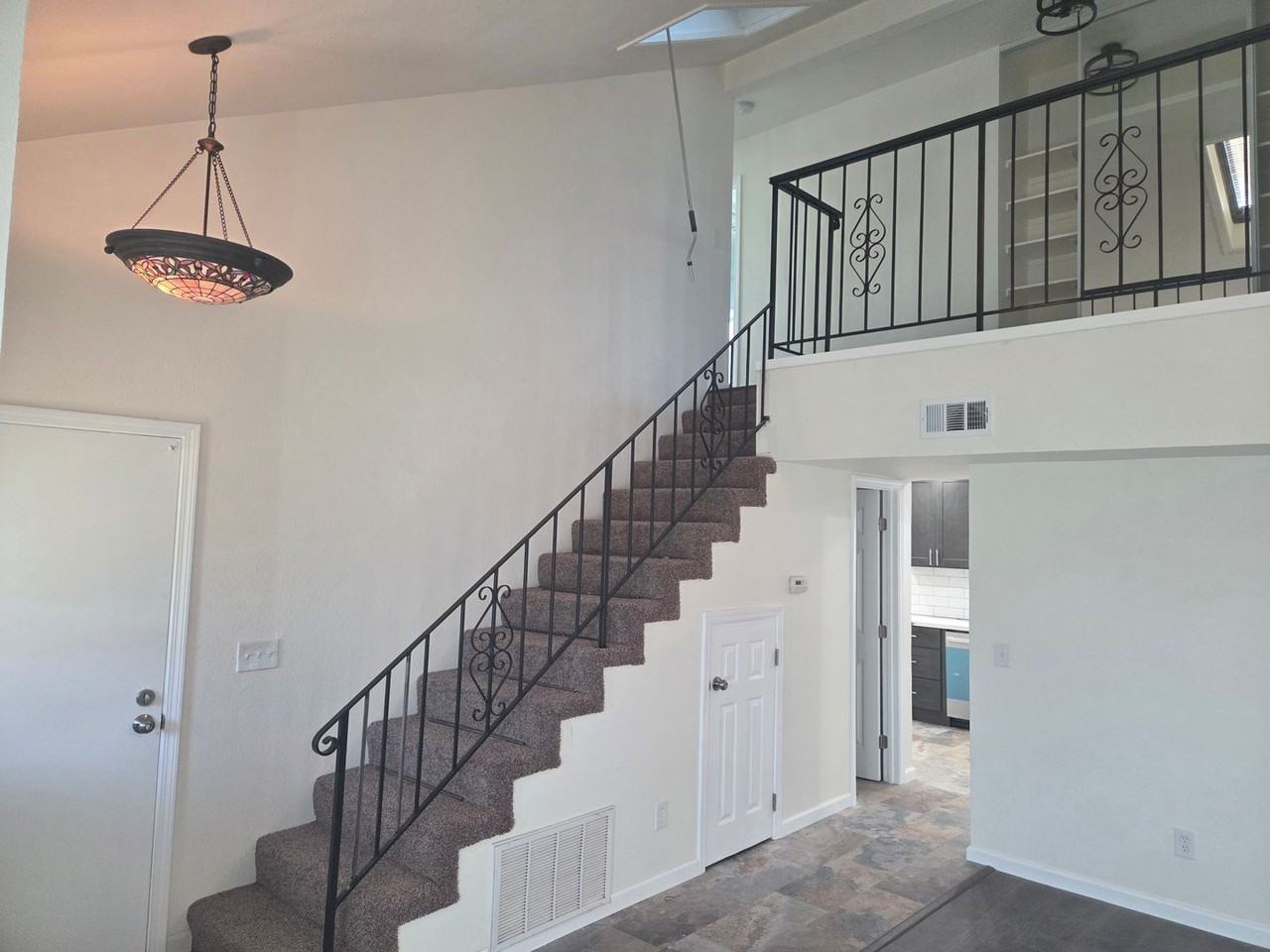 1821 Howe St - Photo 5 of 23