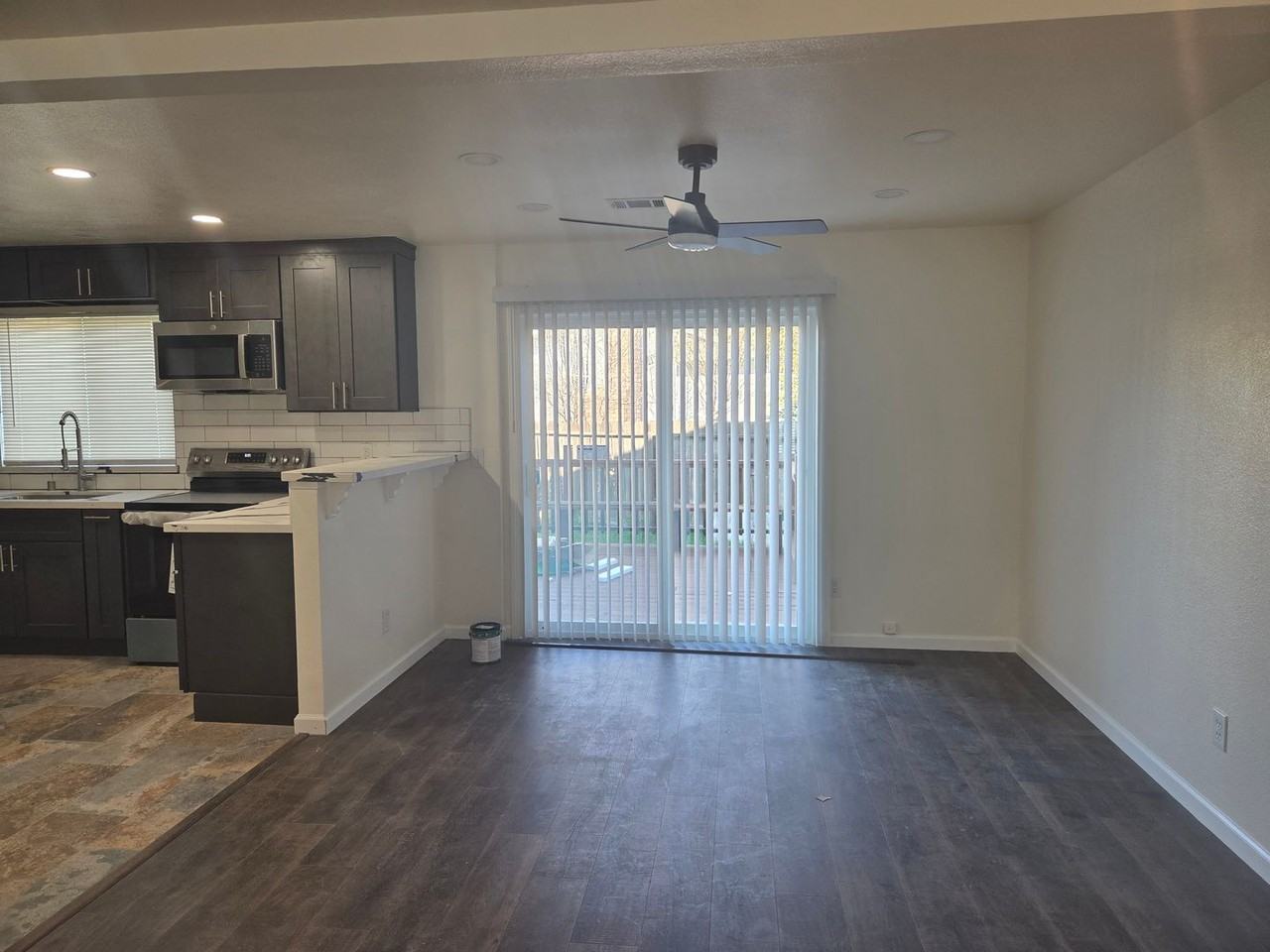 1821 Howe St - Photo 7 of 23