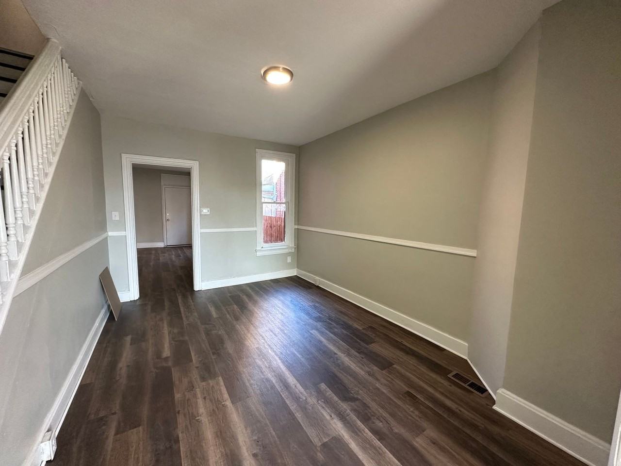 137 Stevens Ave - Photo 5 of 13