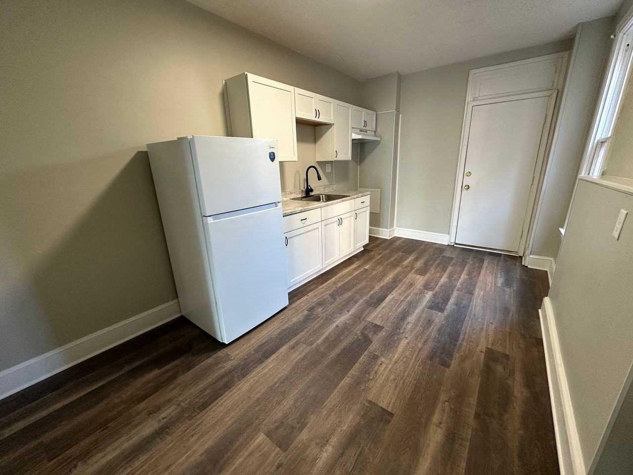 137 Stevens Ave - Photo 6 of 13