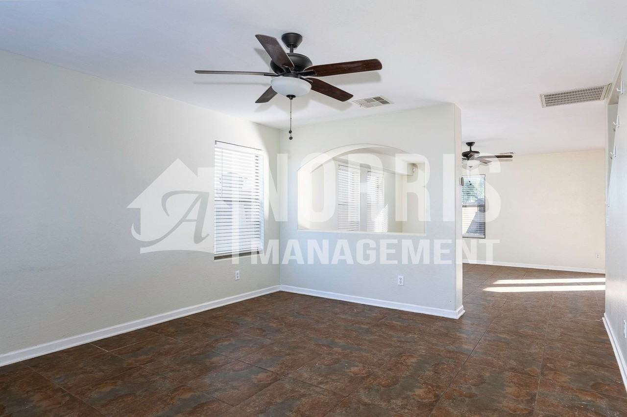 11281 E Wallflower Ln - Photo 3 of 32