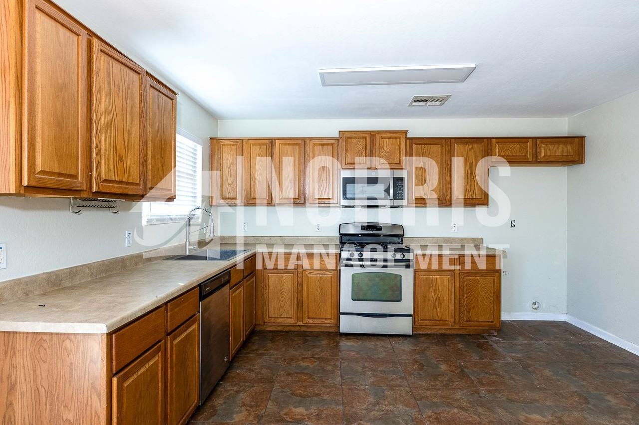 11281 E Wallflower Ln - Photo 4 of 32