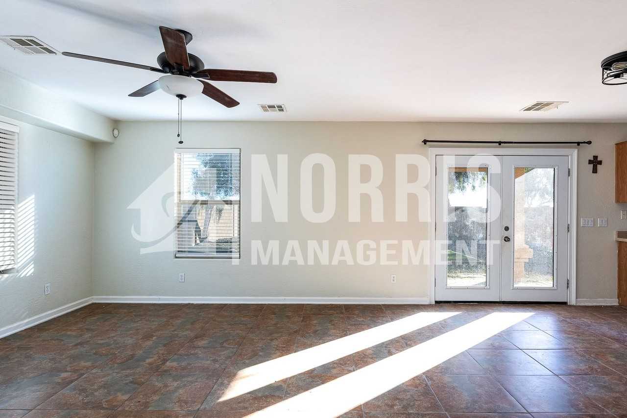 11281 E Wallflower Ln - Photo 7 of 32