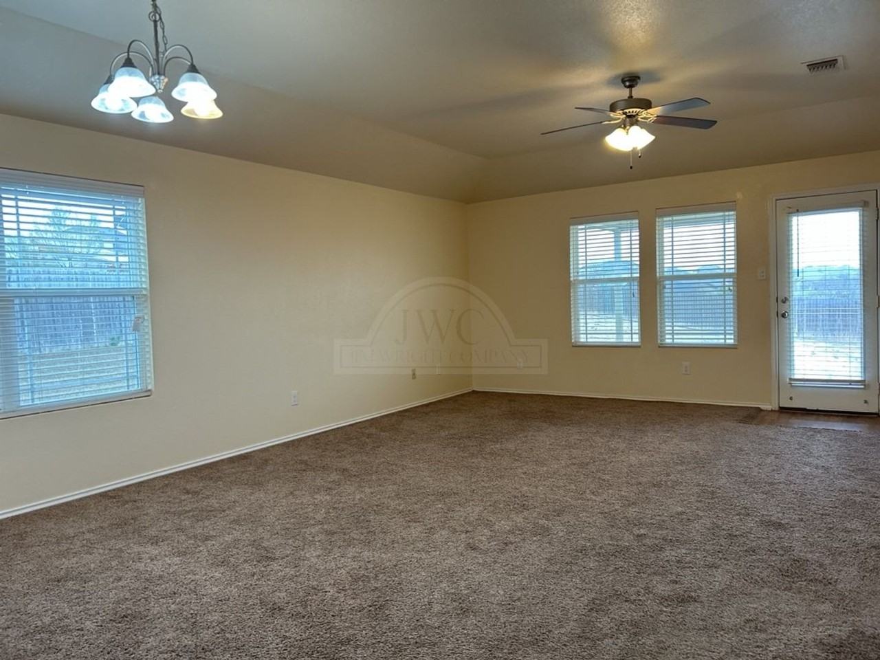 5305 Eagles Nest Dr - Photo 4 of 29