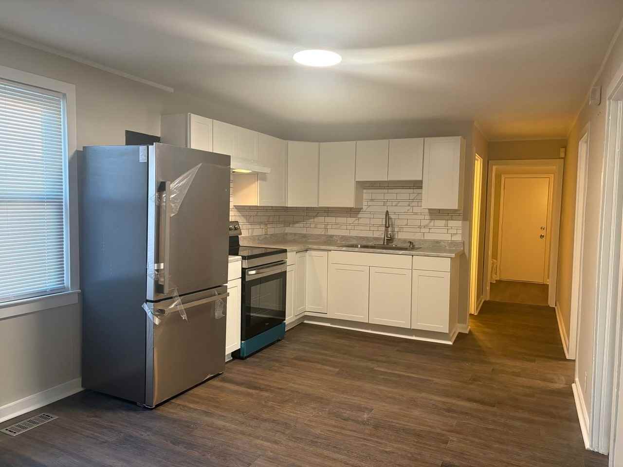 1823 Boulevard St - Photo 3 of 7