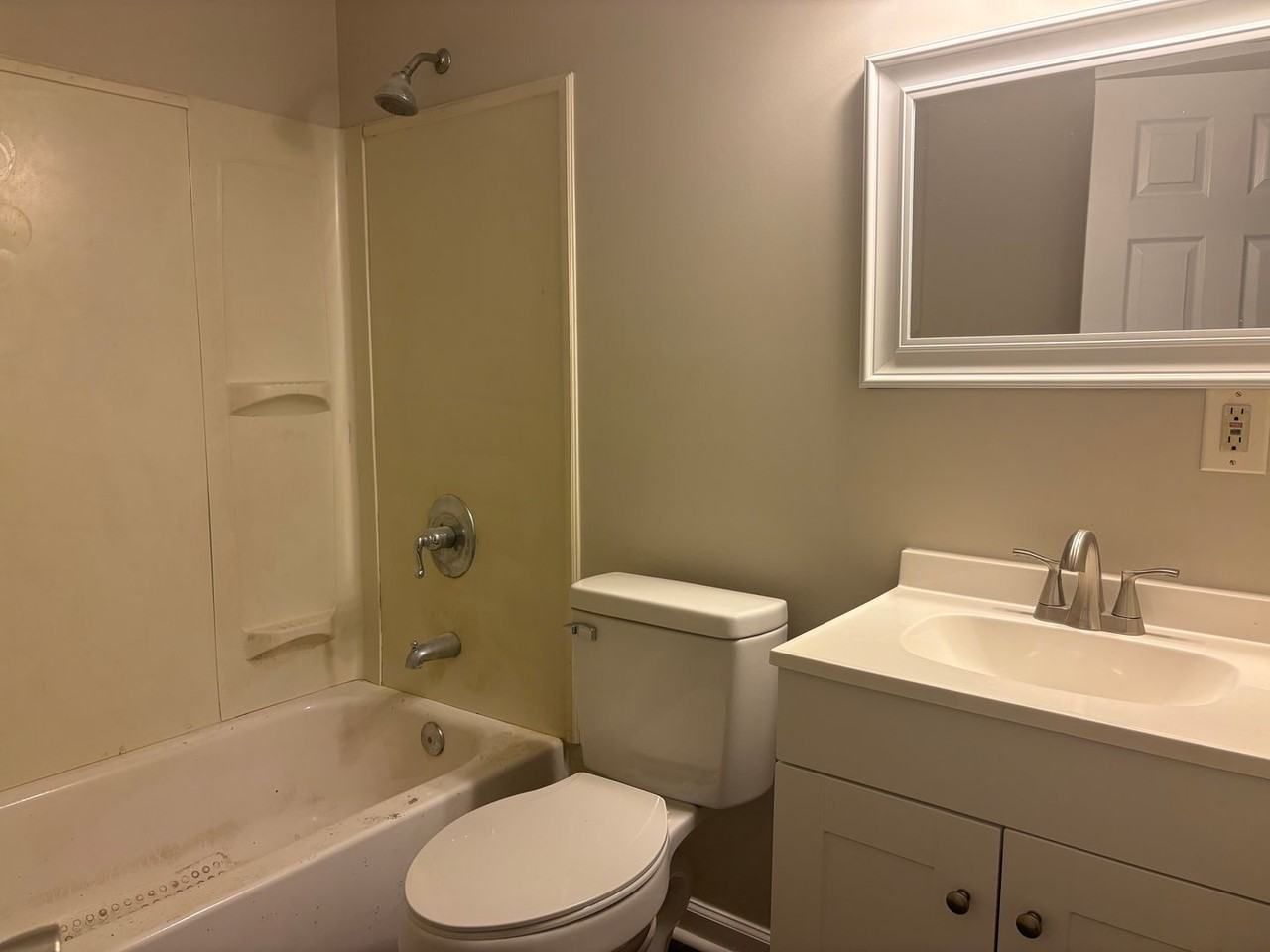 1823 Boulevard St - Photo 6 of 7