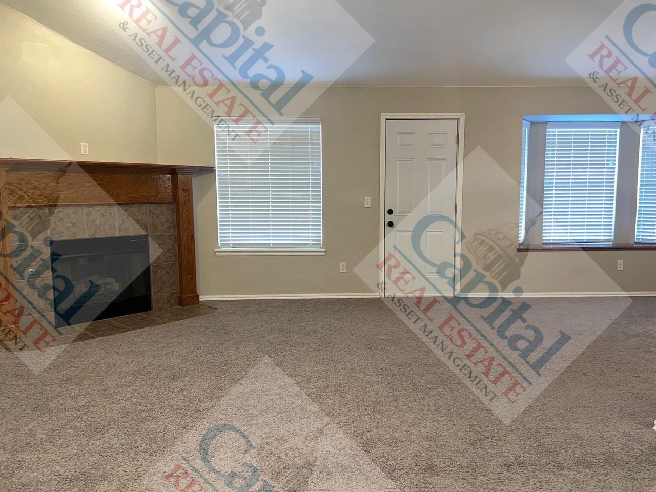 9343 Apple Dr - Photo 6 of 39