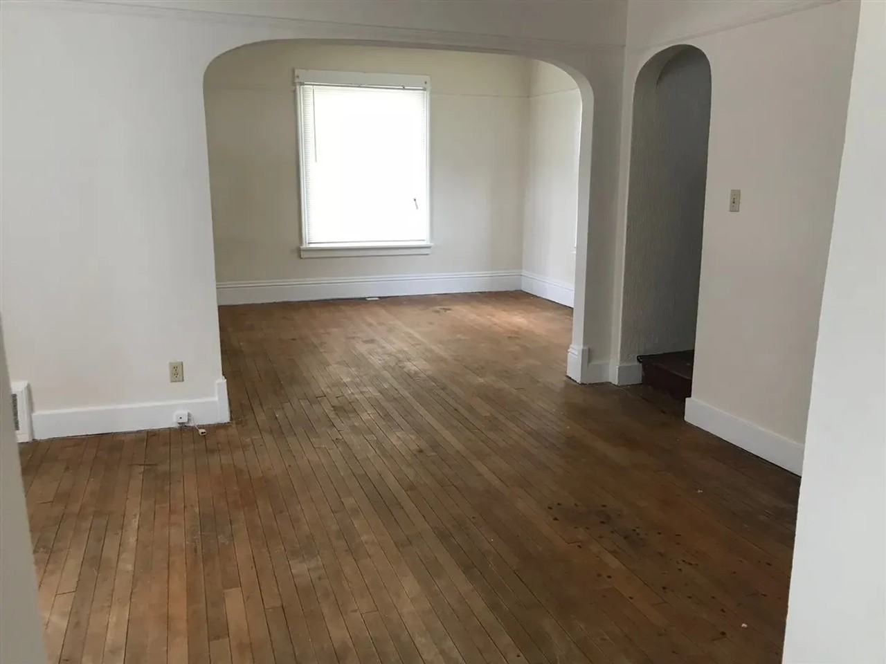 834 Emerson St - Photo 4 of 8