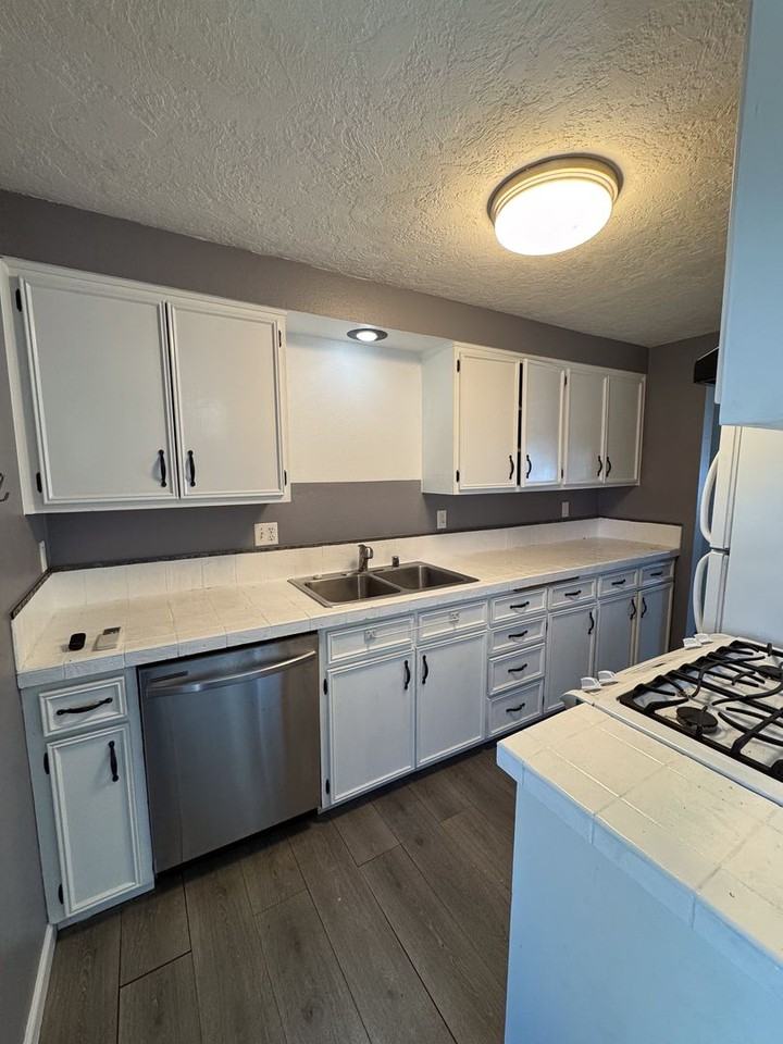 2155 Four Oaks Grange Rd - Photo 6 of 17